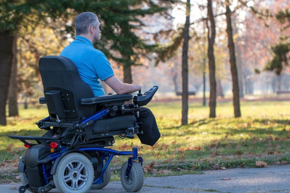 carrozzina elettrica per disabili