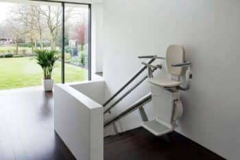 servoscala con guida a binario