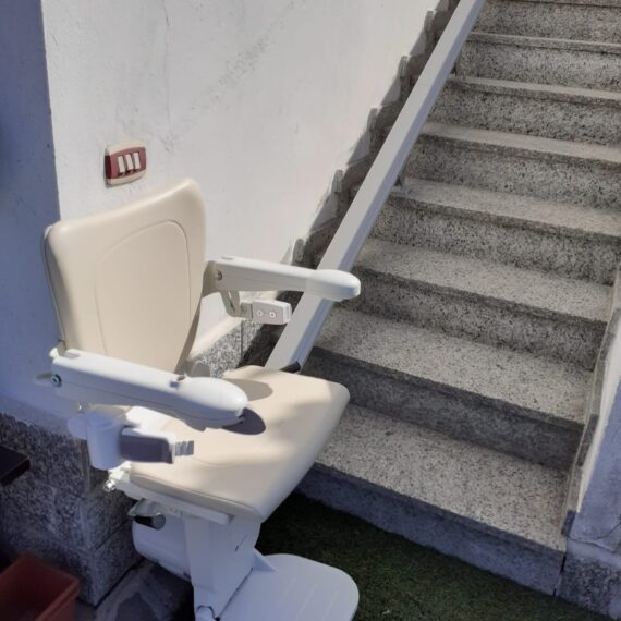 Tecnosan - Acorn A130 - montascale a poltroncina per anziani