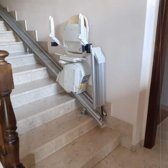 Tecnosan - Acorn A130 - montascale a poltroncina per scale dritte