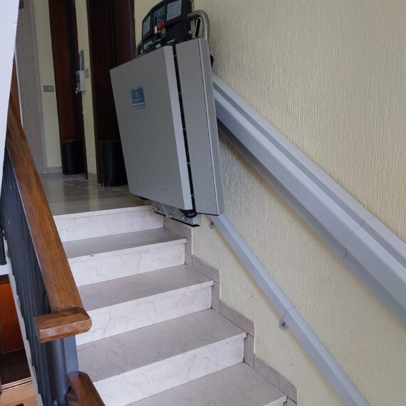 Tecnosan - Garaventa X3 - montascale a pedana per carrozzina