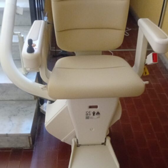 Tecnosan - Handicare FREECURVE - poltrona montascale